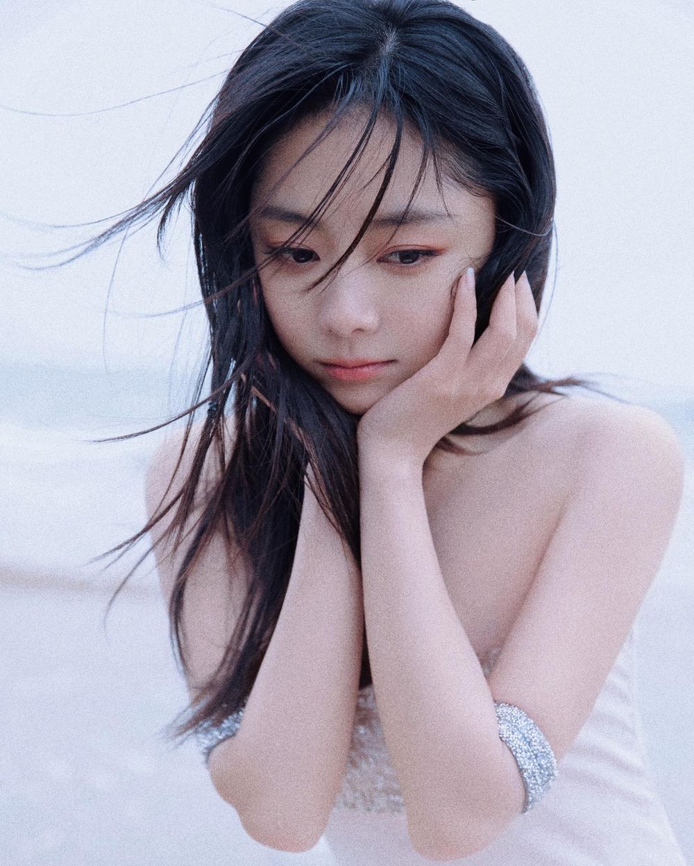 從小美到大頂流陸劇女星盤點！趙露思、白鹿典型母胎美人相，「這位」基因裡就是仙女！-18