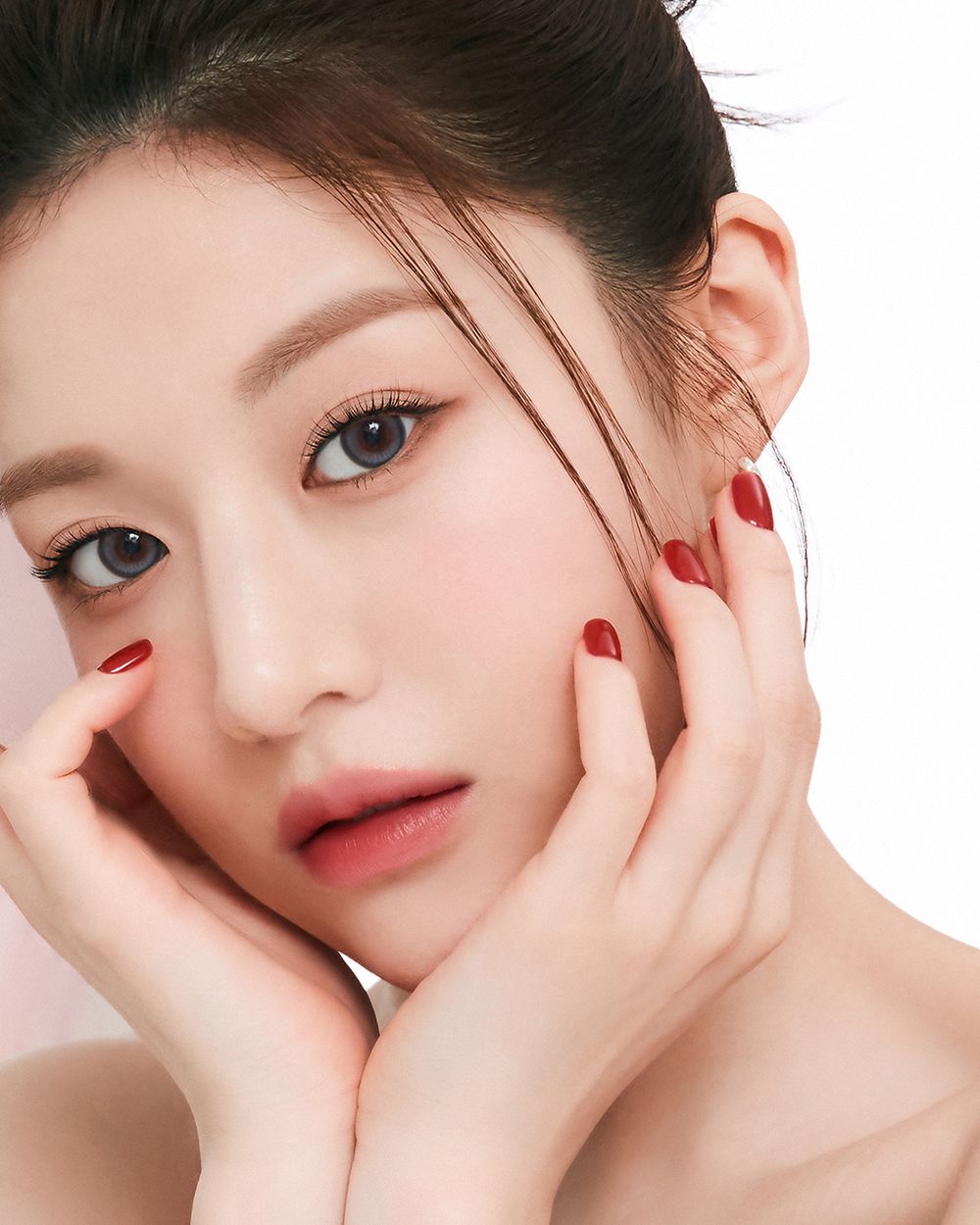 畫報妖精晉級演技賞新人演員！高允貞狂掃美妝廣告，最有價值AI臉孔、韓國保養代言半數被她搶走！-16