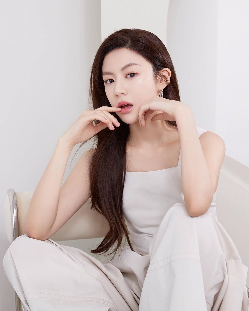畫報妖精晉級演技賞新人演員！高允貞狂掃美妝廣告，最有價值AI臉孔、韓國保養代言半數被她搶走！-9