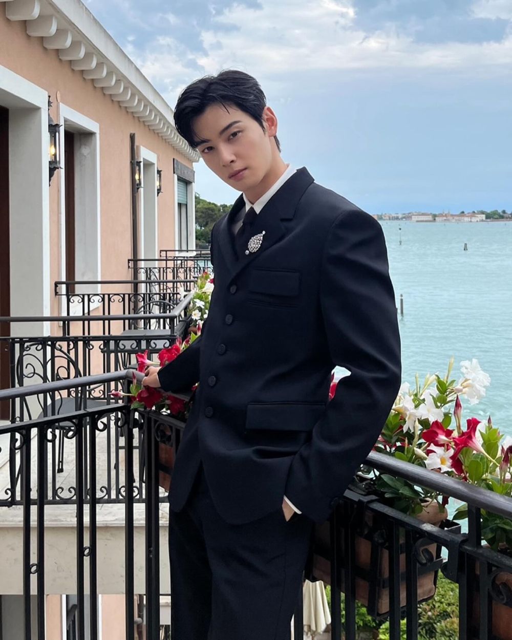 韓網熱議7位高學歷學霸偶像！雨琦學生時期成績超驚人，車銀優、RM會說4國語言！-9