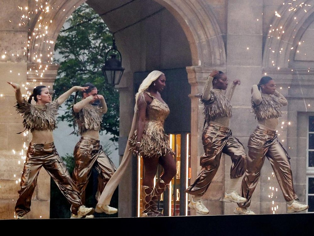 2024巴黎奧運「Dior表演服」直接開展覽了？！高訂禮服本人美到不像真的！！-6