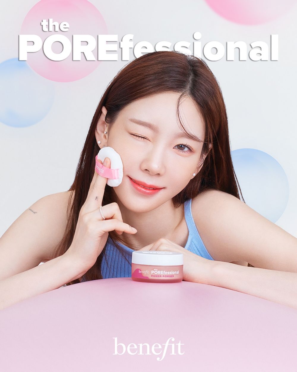 史上最強定妝蜜粉誕生！太妍推爆benefit「柔焦特霧蜜粉」，拍上秒變粉嫩嬰兒肌，毛孔、油光、脫妝全解決！-5
