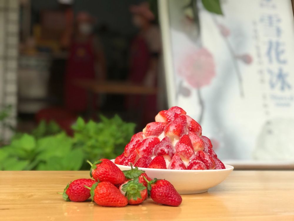 韓星來台都吃哪間芒果冰？瑟琪、頌樂搶吃高雄剉冰老店，超狂20倍大「芒果刨冰」必點！-2