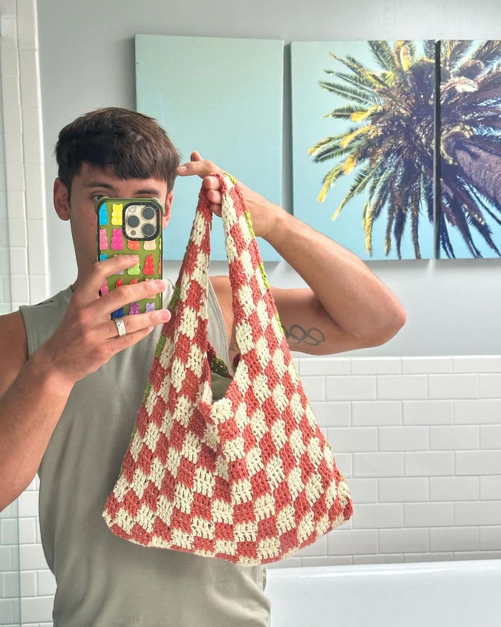 英國跳水王子湯姆戴利「2024巴黎奧運毛衣」成品長這樣！竟然有畫草稿、有夠可愛～！-8