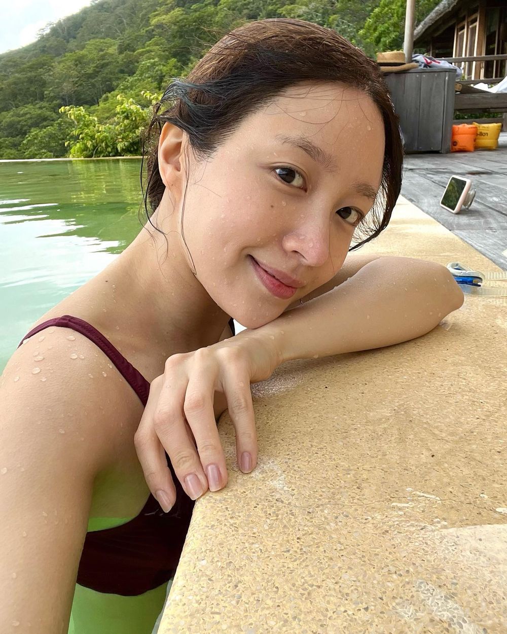 運動員出身女團偶像盤點！川字腹肌Yuna、蜜大腿Uie...，ILLIT沅禧肌肉腿是練出來的！-6