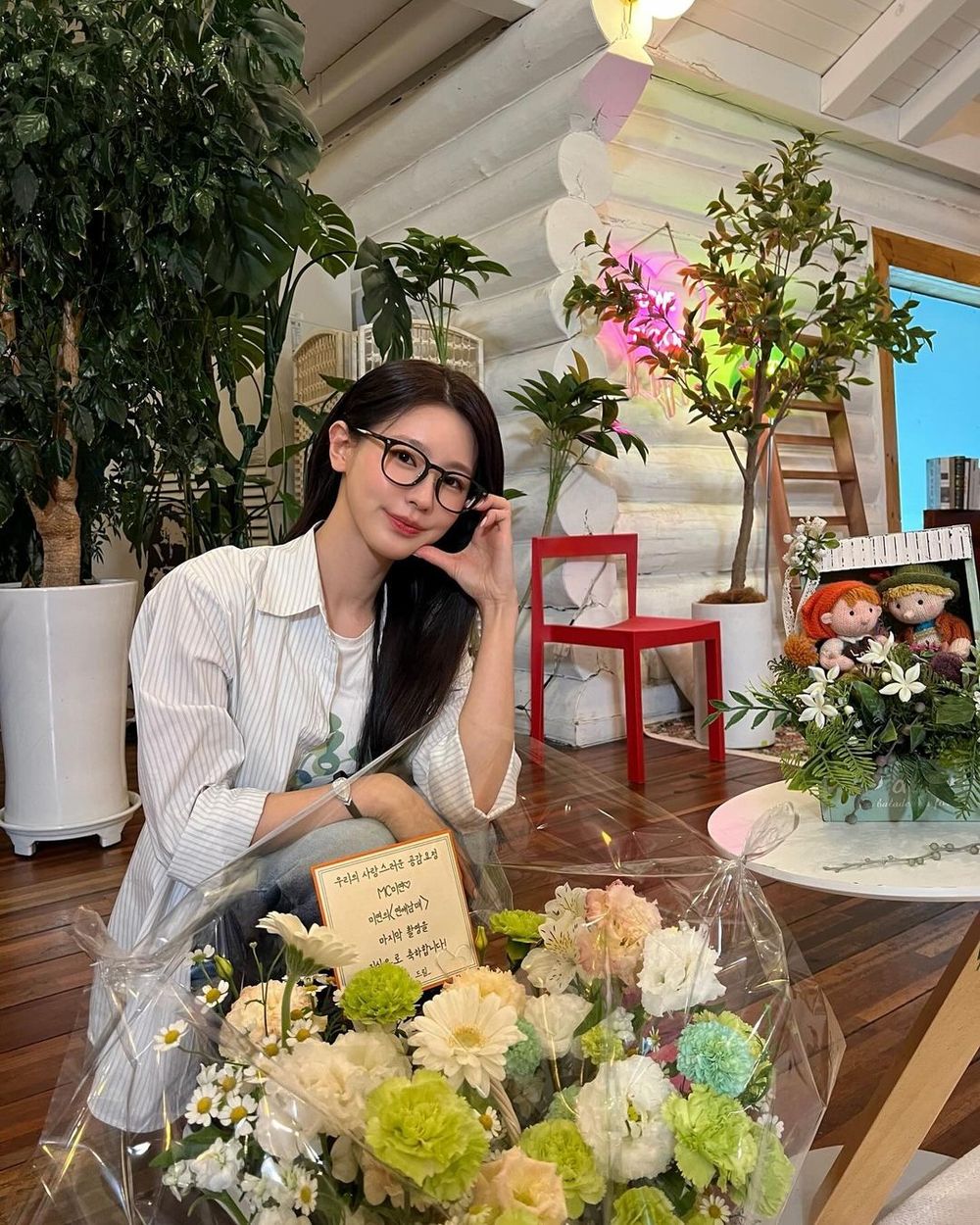 子瑜請把眼鏡焊在臉上～最適合戴眼鏡女愛豆「都這樣挑眼鏡」這臉型千萬別選粗框！-14