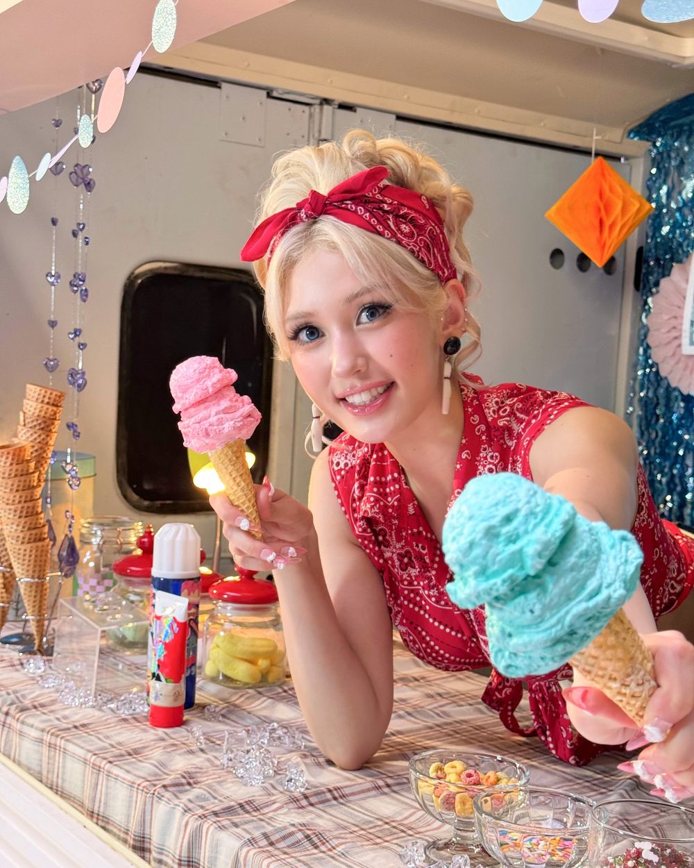 韓國「人間芭比」SOMI全昭彌回歸！朴敘俊驚喜出演新歌〈Ice Cream〉MV全網暴動！-4