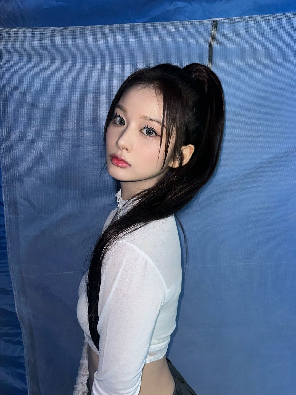 韓網熱議7位「小鹿相」女偶像！Leeseo、薇娟清純美貌太動人，Sullyoon成四代女團顏值TOP！-4