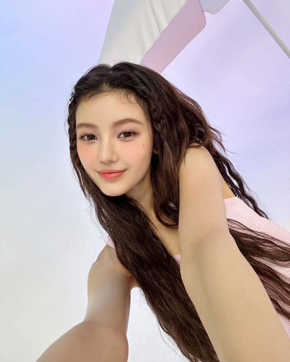 韓網熱議7位「小鹿相」女偶像！Leeseo、薇娟清純美貌太動人，Sullyoon成四代女團顏值TOP！-14