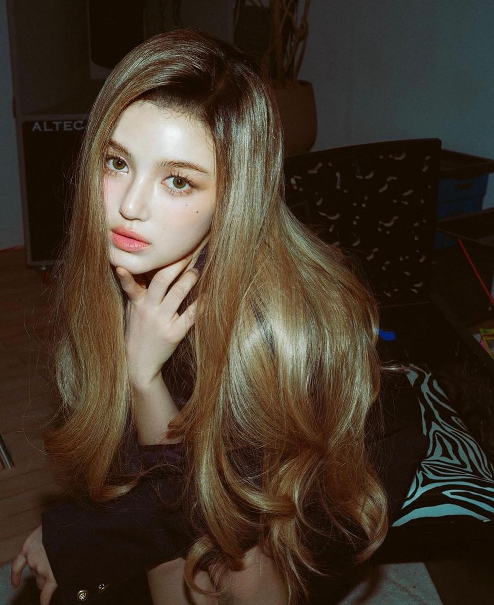 韓網熱議7位「小鹿相」女偶像！Leeseo、薇娟清純美貌太動人，Sullyoon成四代女團顏值TOP！-15