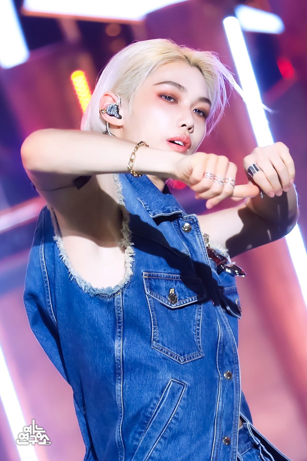 韓網票選最強「表情匠人」男偶像TOP7！然竣、Felix氣場超強，Hoshi秒殺全場，冠軍有掀翻舞台的本事！-9