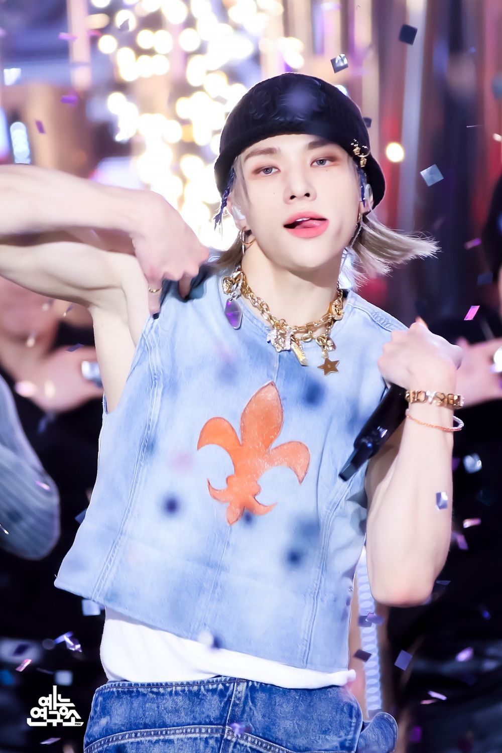 韓網票選最強「表情匠人」男偶像TOP7！然竣、Felix氣場超強，Hoshi秒殺全場，冠軍有掀翻舞台的本事！-13