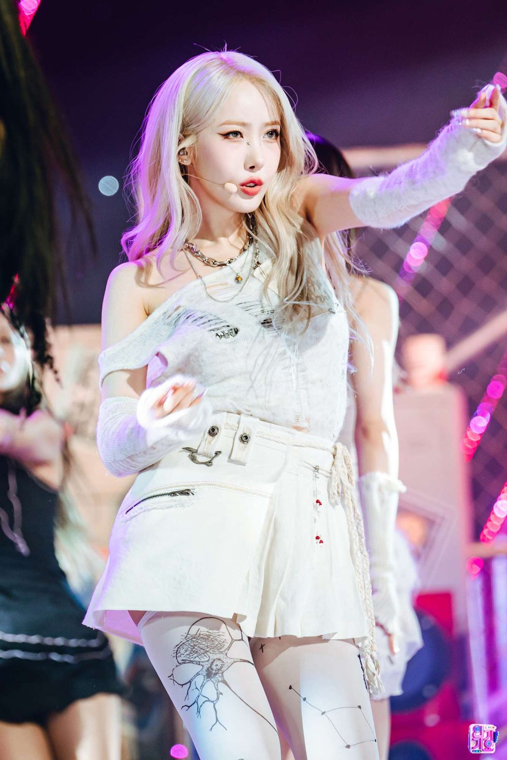 韓網票選最強「表情匠人」女偶像TOP7！Momo、Karina舞台表現太搶眼，張員瑛果然是天生偶像！-4