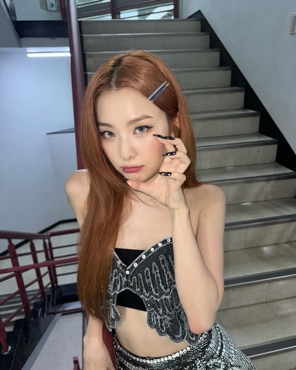 韓網熱議6位最美單眼皮女偶像！禮志可愛貓眼超有魅力、Minnie眼神太會放電，「她」還入選世界百大美女！-3