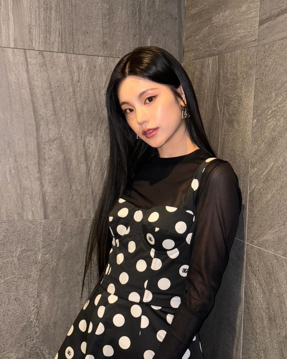 韓網熱議6位最美單眼皮女偶像！禮志可愛貓眼超有魅力、Minnie眼神太會放電，「她」還入選世界百大美女！-4