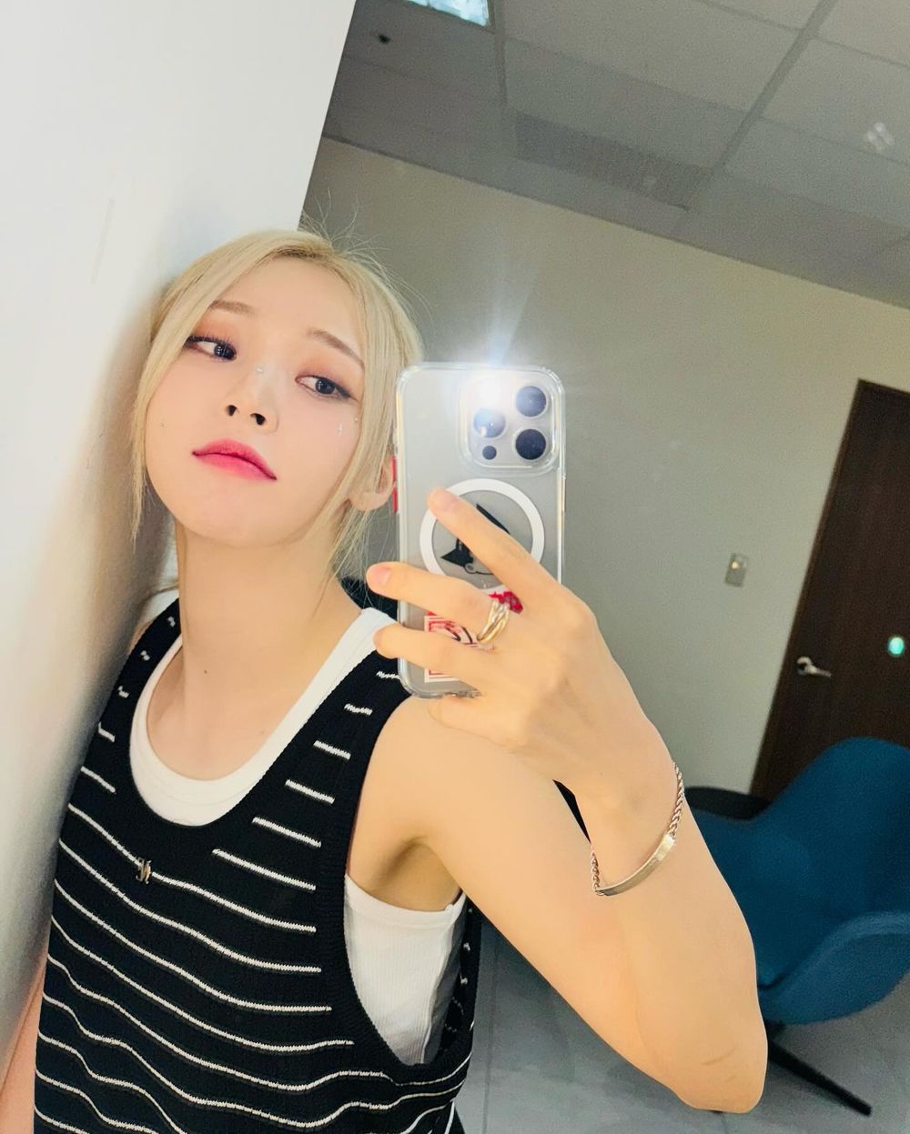 韓網熱議6位最美單眼皮女偶像！禮志可愛貓眼超有魅力、Minnie眼神太會放電，「她」還入選世界百大美女！-8