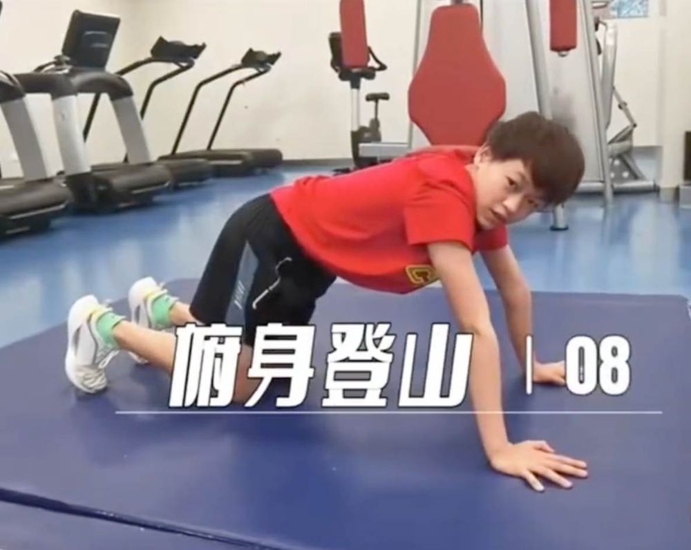 我不是天才、就是一遍遍練！全紅嬋17歲蟬聯巴黎奧運冠軍，「水花消失術」關鍵鍛鍊在這！-7