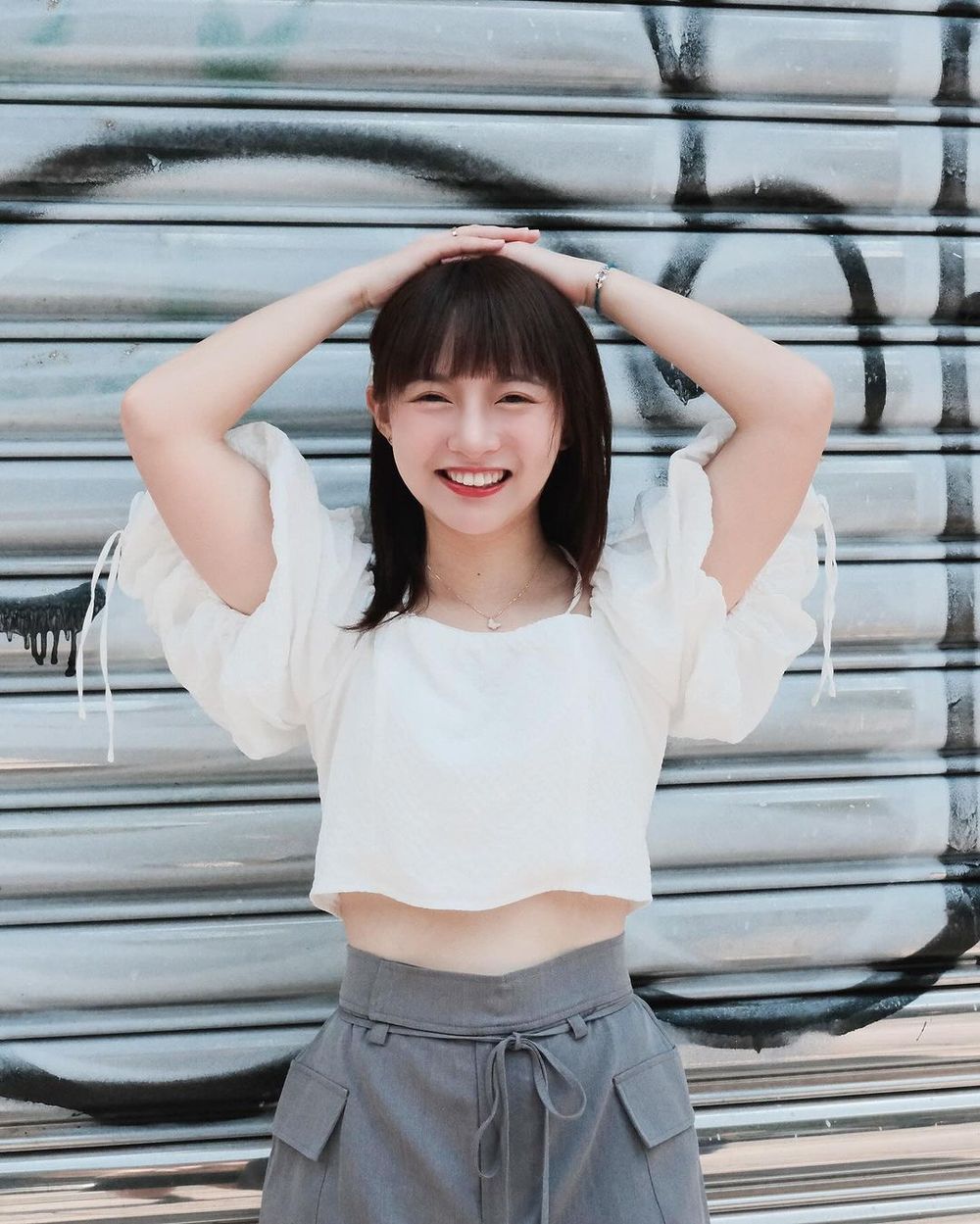 王齊麟女友陳詩媛好可愛！是樂天啦啦隊、還是女團出身？！被強制接機超甜互動曝光！-11