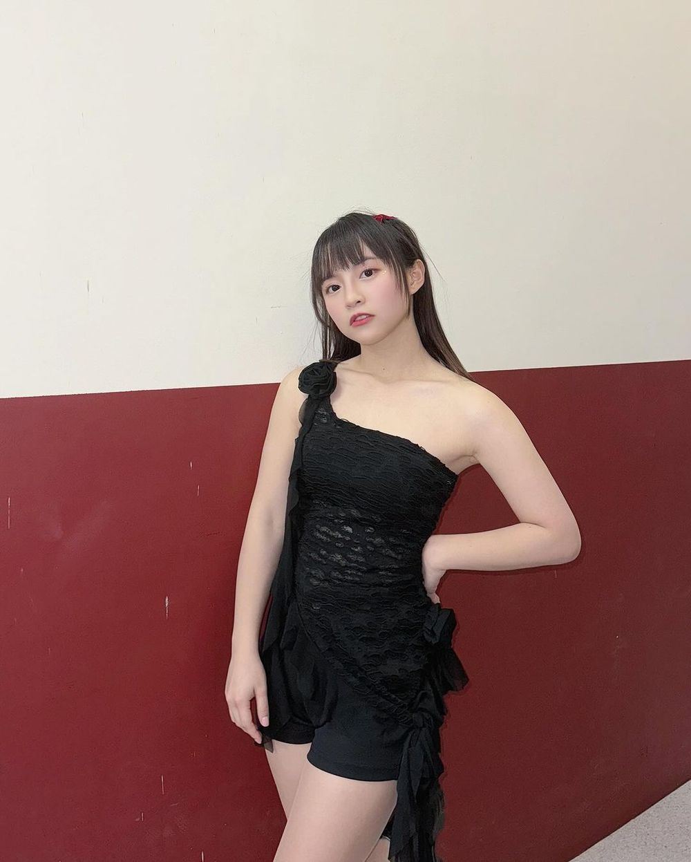 王齊麟女友陳詩媛好可愛！是樂天啦啦隊、還是女團出身？！被強制接機超甜互動曝光！-2