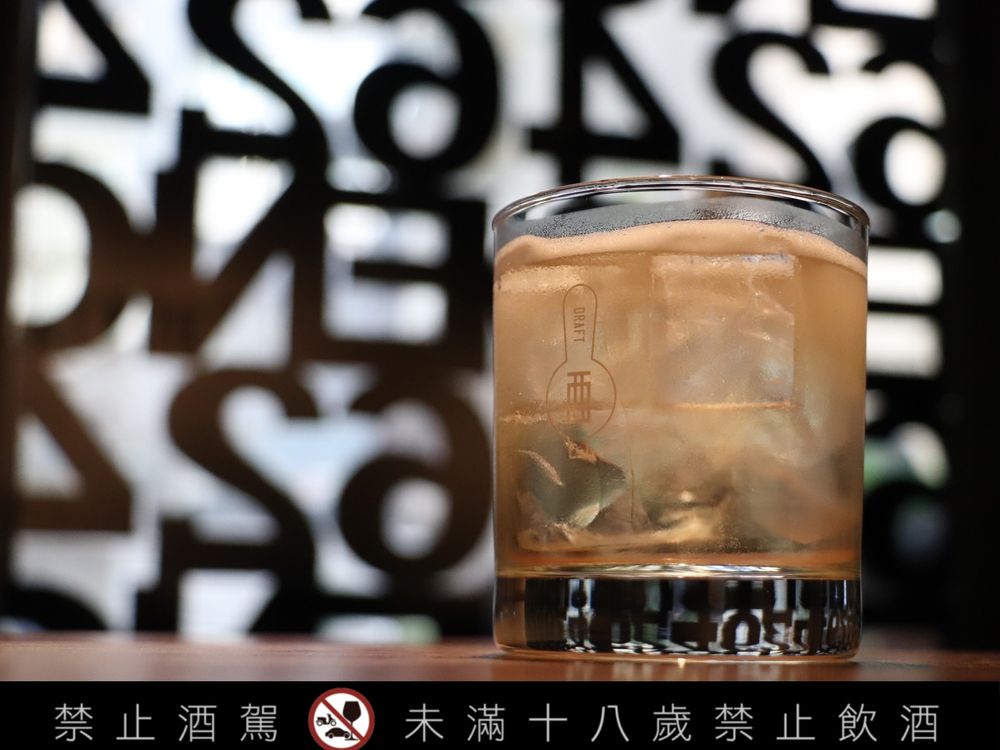 聞了會上癮！MALIN+GOETZ大麻草香氛17周年，結合塗鴉畫家限時展覽、雞尾酒吧獨創調酒！-7