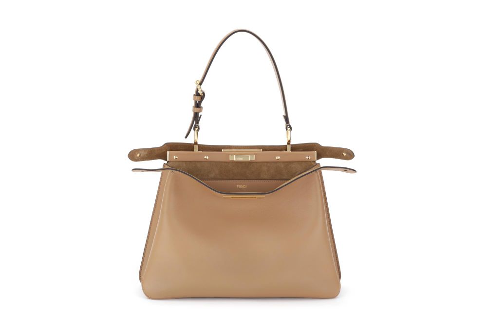 帽子壓超低也擋不住美貌！宋慧喬Fendi出差「亮到誇張的皮膚」一看就知道是本人！-4