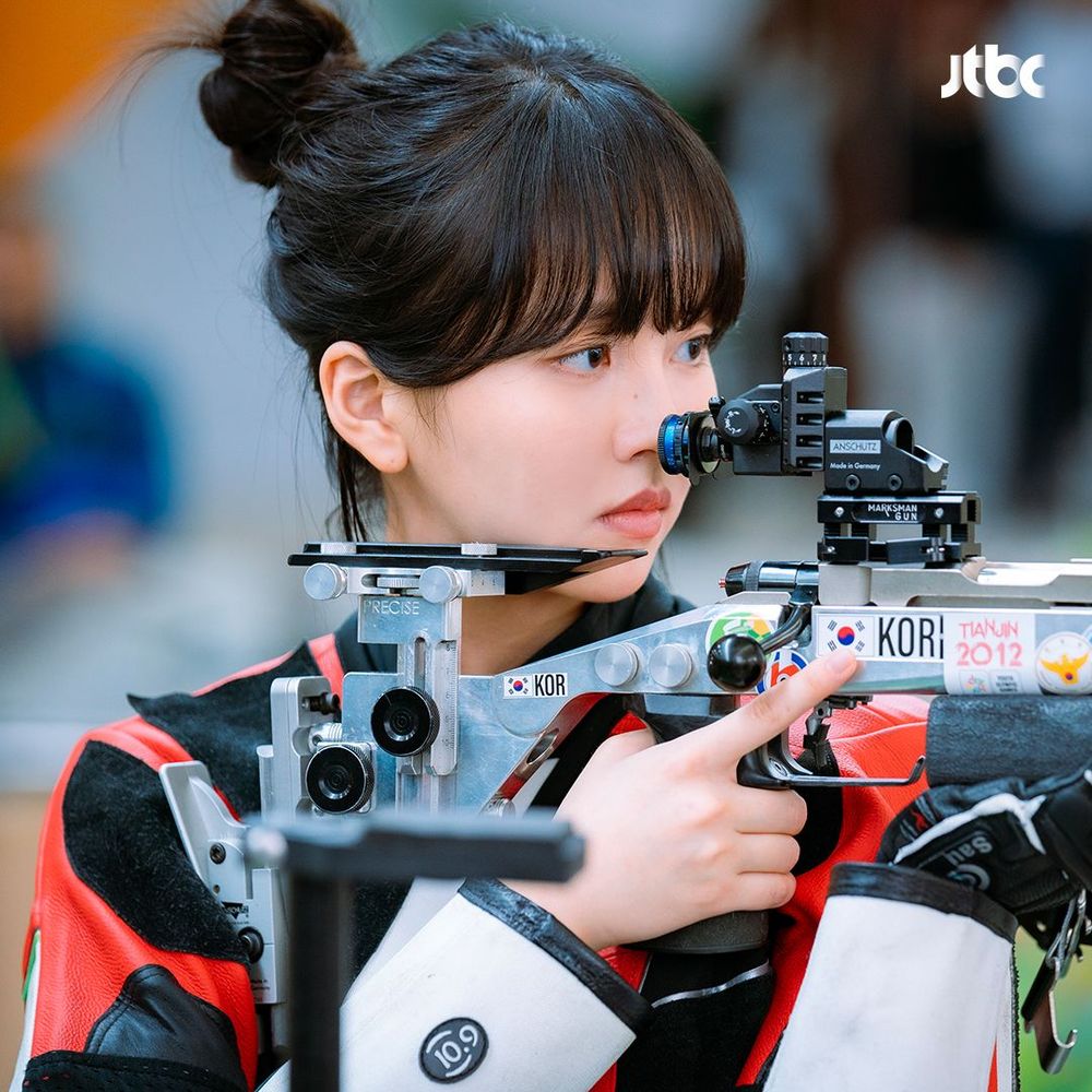 韓網熱議超像奧運選手的韓星！JISOO、金所泫被封最美射擊女神，朴寶劍滿臉傷拳擊奪金，最後一位掀起擊劍熱潮！-8