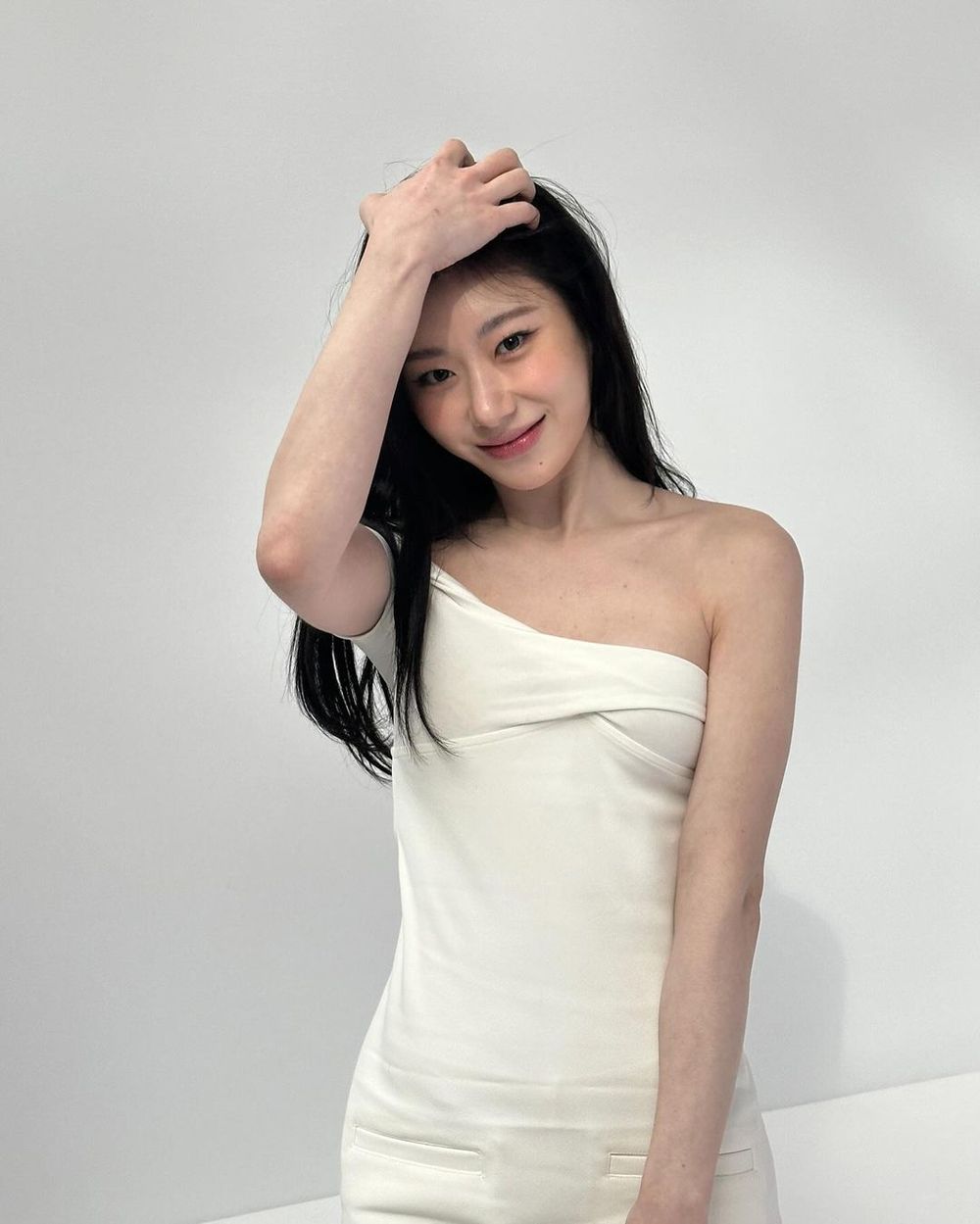 韓國6對「高顏值姊妹花」盤點！Jisoo親姐美貌有得拚、Rosé姊姊竟是美女律師！？-14