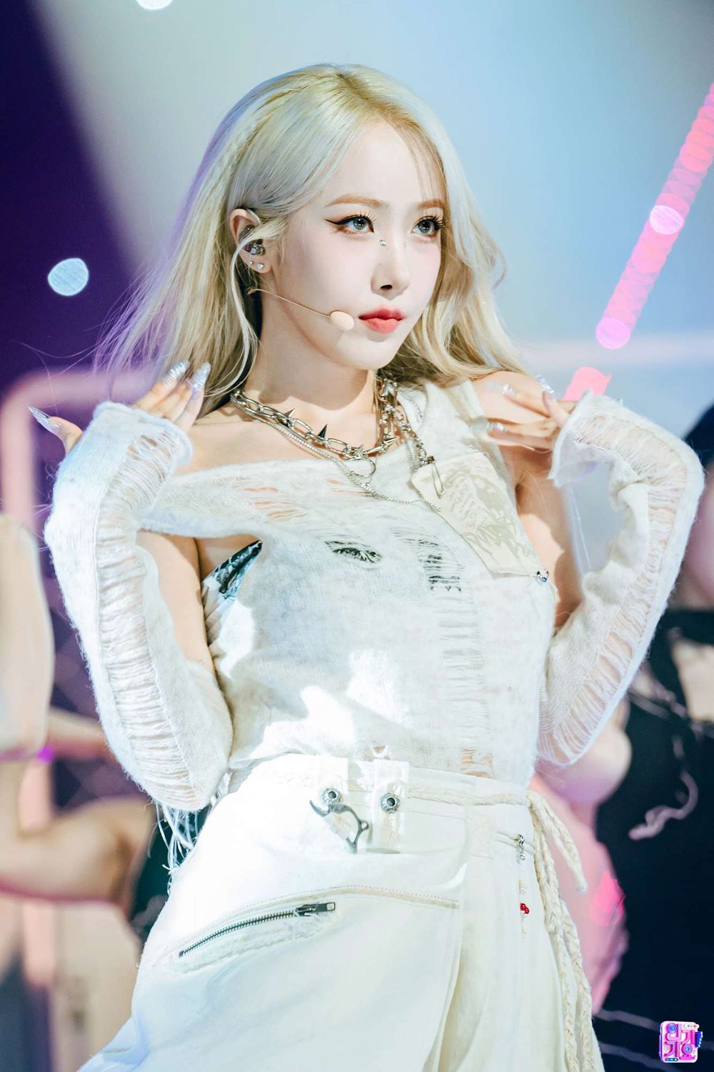 韓網公認7位「冰山美人」女偶像！Asa意外反差感十足，Karina、Haerin高冷氣質超強！-9