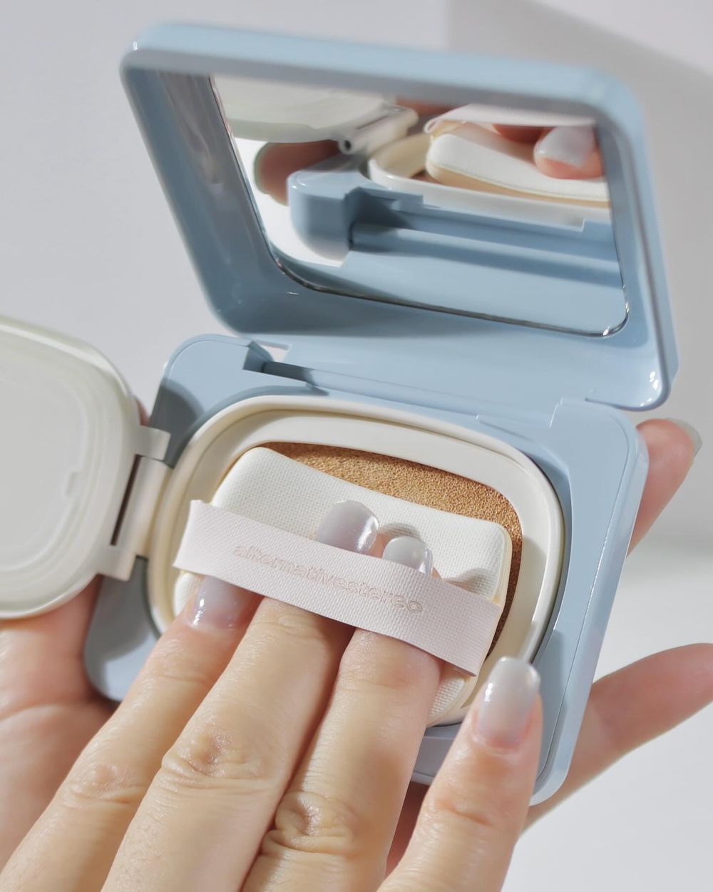 未上市預購已爆單！韓國小眾彩妝新推出「肥皂氣墊粉餅」把潔淨清爽拍在臉上，肌膚亮成日光燈！-9