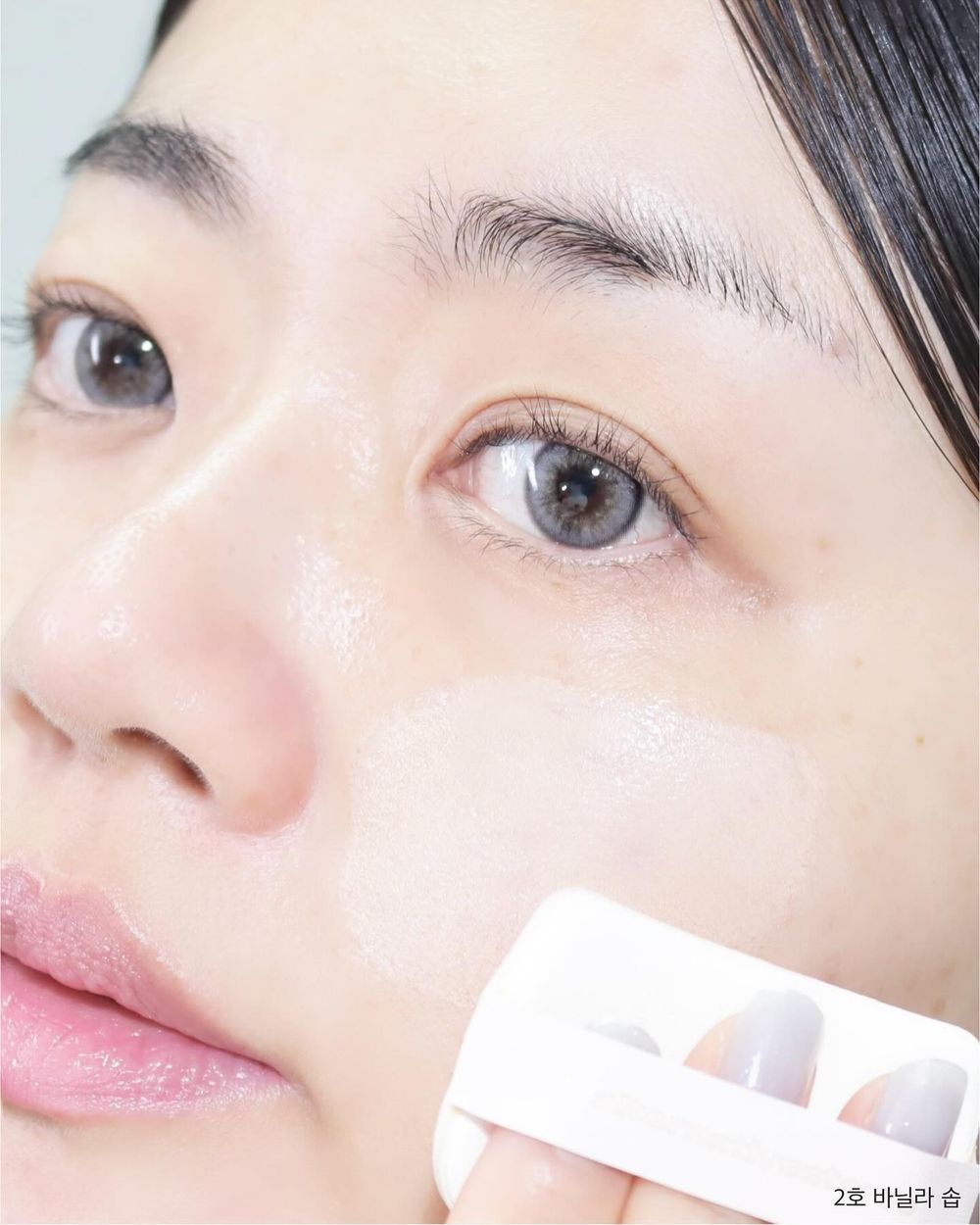 未上市預購已爆單！韓國小眾彩妝新推出「肥皂氣墊粉餅」把潔淨清爽拍在臉上，肌膚亮成日光燈！-6