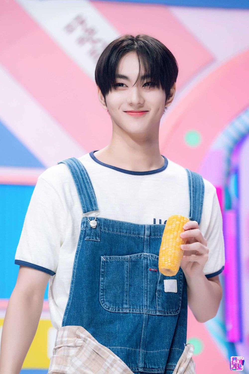 韓網熱議7位「酒窩男神」偶像！秀彬、I.N笑容太迷人，S.COUPS深邃酒窩讓人想戳！-7