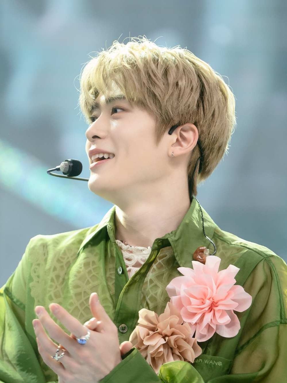 韓網熱議7位「酒窩男神」偶像！秀彬、I.N笑容太迷人，S.COUPS深邃酒窩讓人想戳！-11