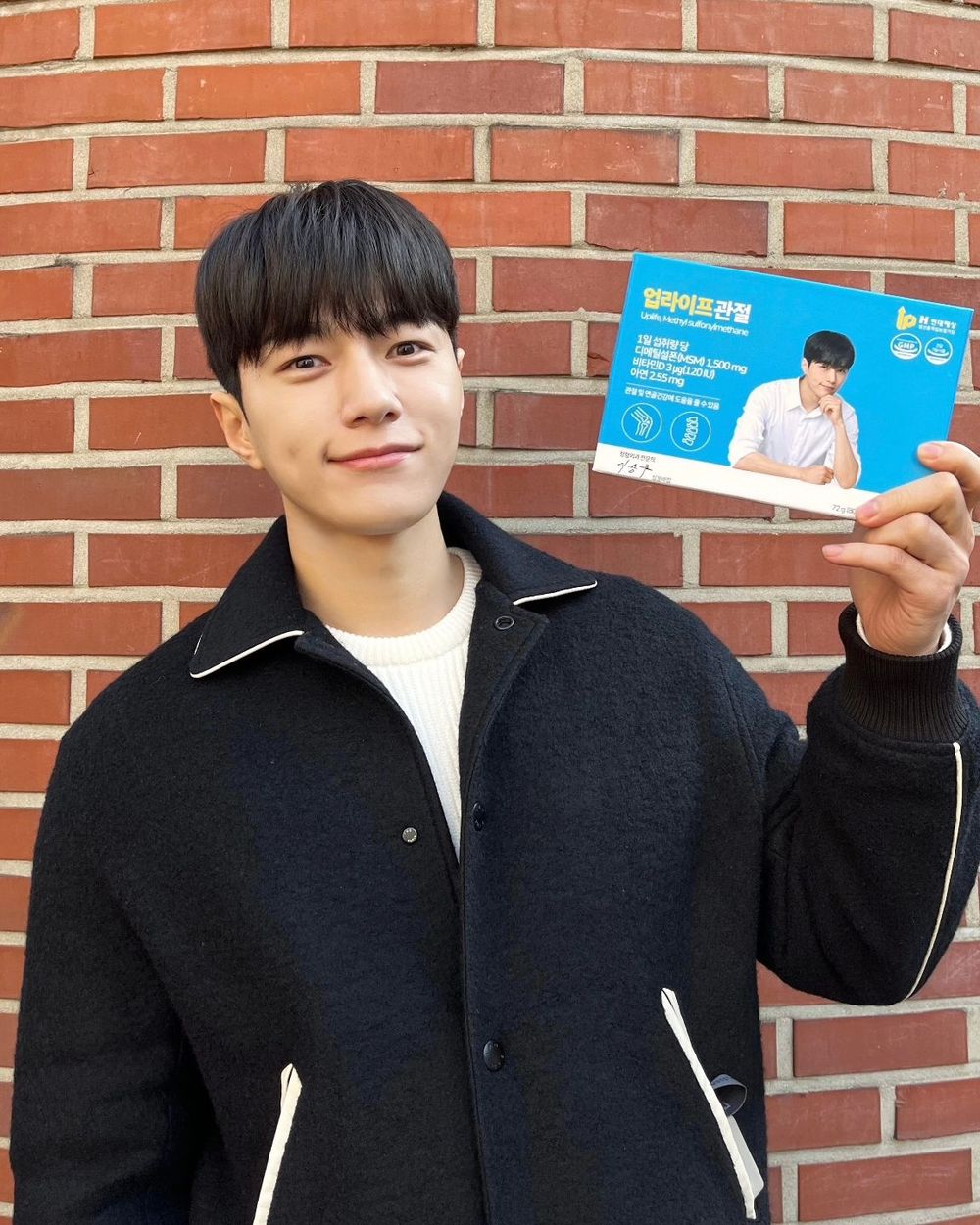 韓網熱議7位「酒窩男神」偶像！秀彬、I.N笑容太迷人，S.COUPS深邃酒窩讓人想戳！-14