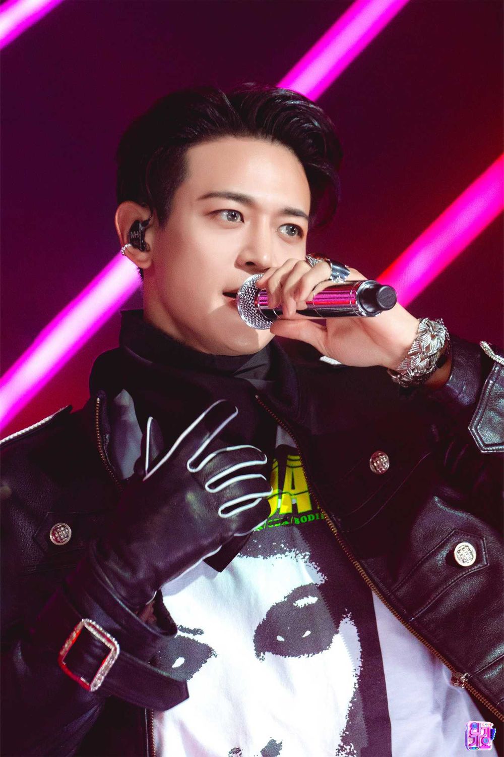 韓網公認6位具有「王子相」的男團偶像！杋圭、淨漢花美男貴族感爆發，成訓根本就是「冰上王子」！-13