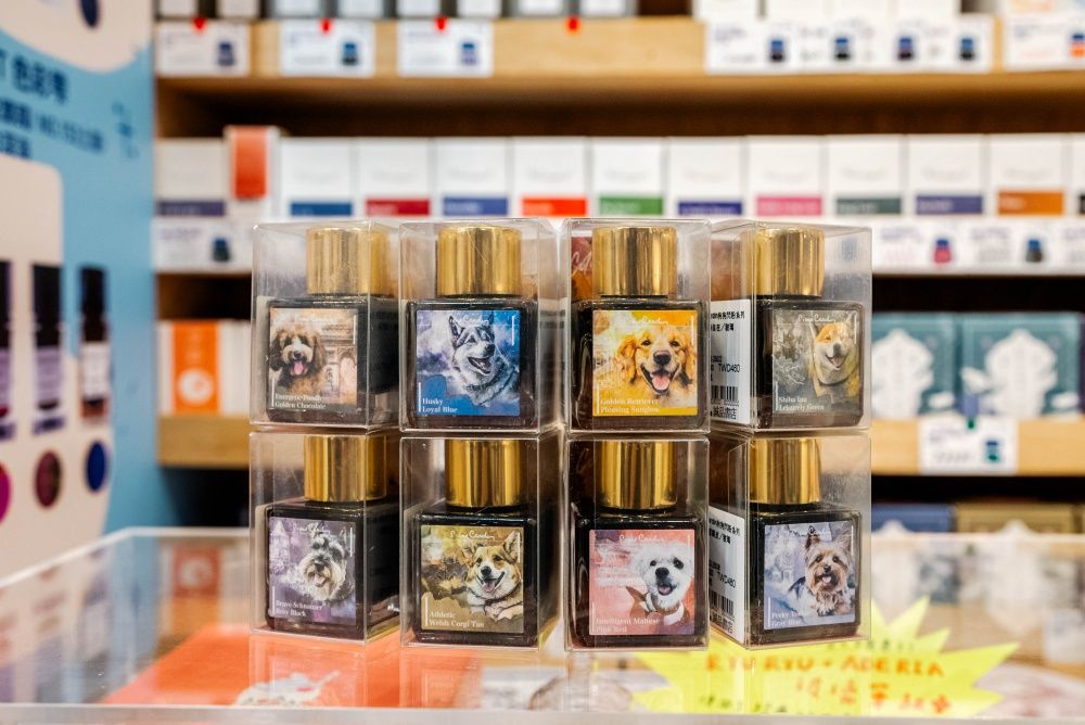 松菸誠品「書寫便利店」特展來了！珍珠奶茶墨水、超Q貓掌玻璃筆⋯手帳控準備買到剁手！-12