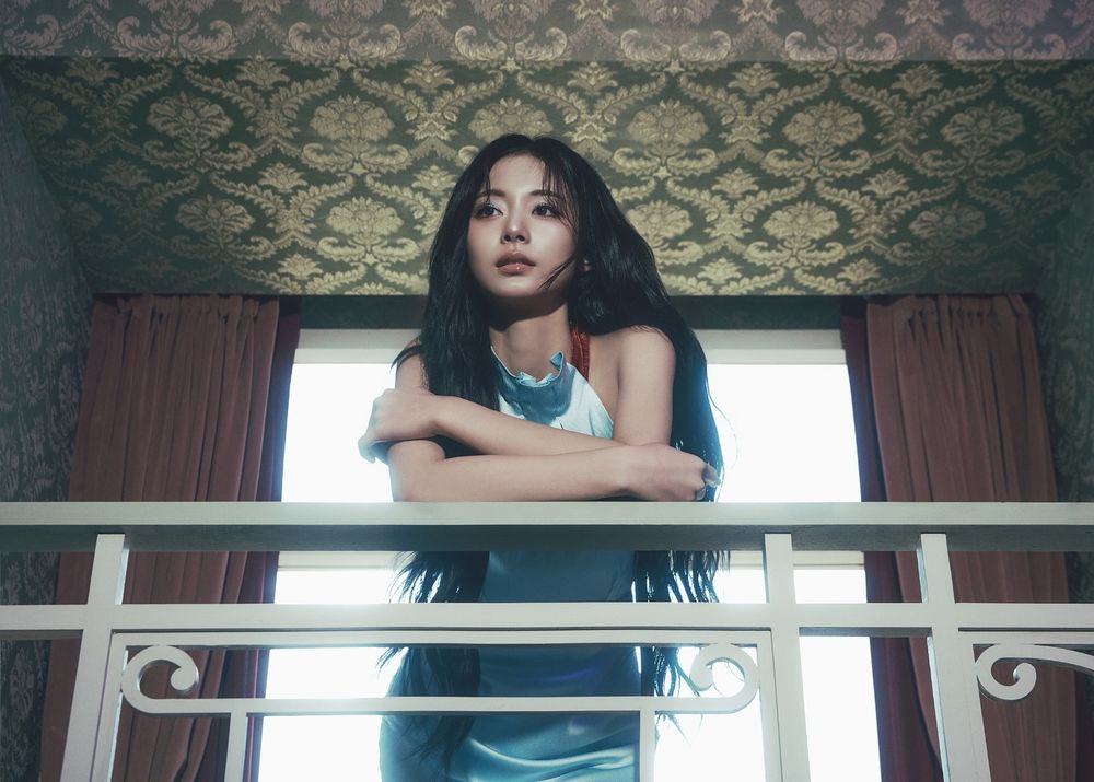 子瑜完美駕馭藍色眼影！女團愛豆同款眼妝畫法，NMIXX只用單色就能放大雙眼、深邃眼神！-3