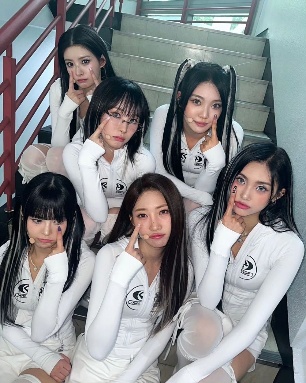 子瑜完美駕馭藍色眼影！女團愛豆同款眼妝畫法，NMIXX只用單色就能放大雙眼、深邃眼神！-12