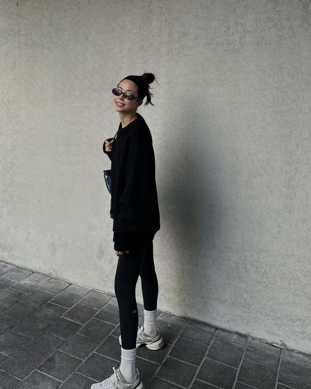 Netflix大黑馬韓劇《浪漫這一家》劇情亮點！珉豪演富二代保全、娜恩19吋螞蟻腰不科學！-11