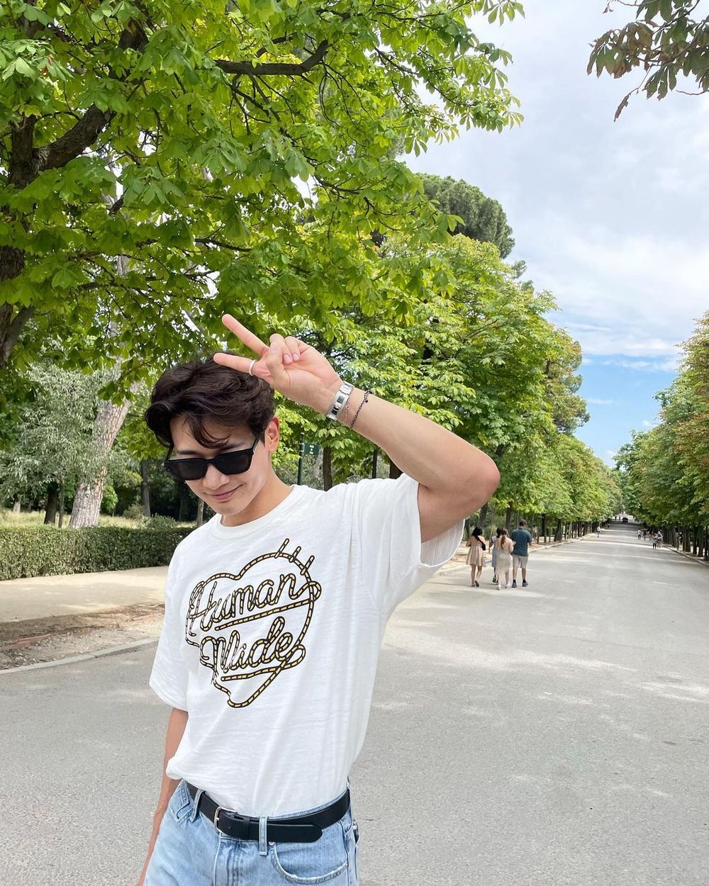 Netflix大黑馬韓劇《浪漫這一家》劇情亮點！珉豪演富二代保全、娜恩19吋螞蟻腰不科學！-15