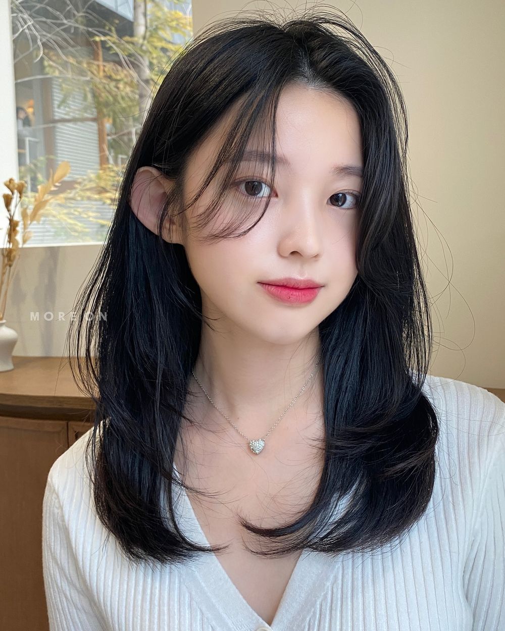 2024韓國女團同款中長髮圖鑑！雨琦、Pharita命定小臉髮型，李沅禧蛻變純欲小女人！-21
