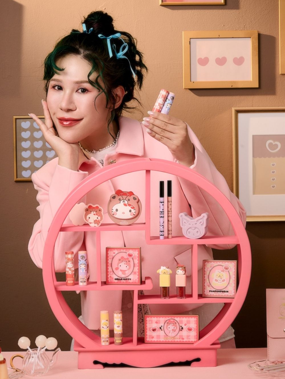 2024三麗鷗聯名美妝推薦，FreshO2變色潤唇膏穿上凱蒂貓、布丁狗外殼，立體公仔唇油簡直可愛瘋！-2