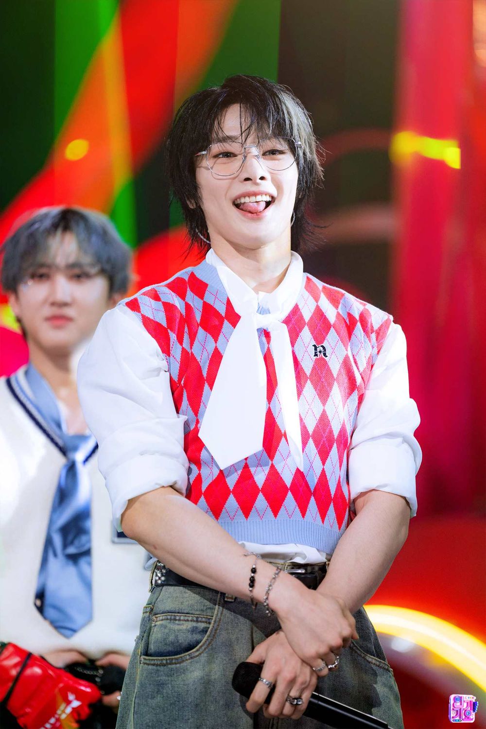 韓網票選最帥「眼鏡美男」偶像TOP7！I.N、圓佑眼鏡造型難以抵擋，秀彬「初戀學長」超帥，冠軍果然是他！-2