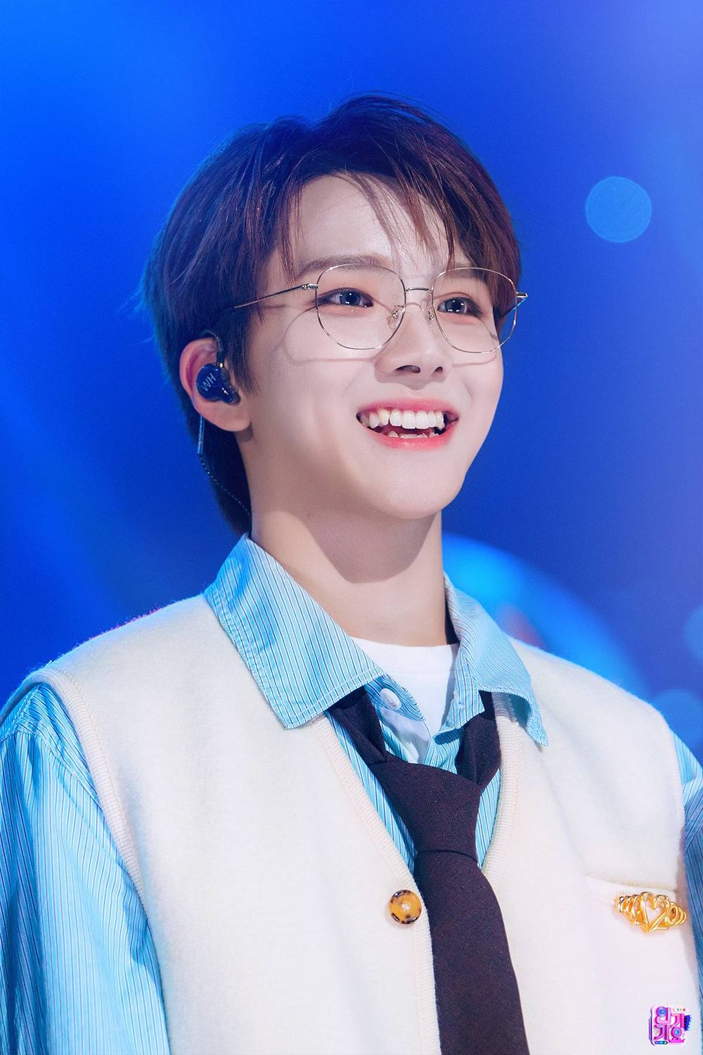 韓網票選最帥「眼鏡美男」偶像TOP7！I.N、圓佑眼鏡造型難以抵擋，秀彬「初戀學長」超帥，冠軍果然是他！-7