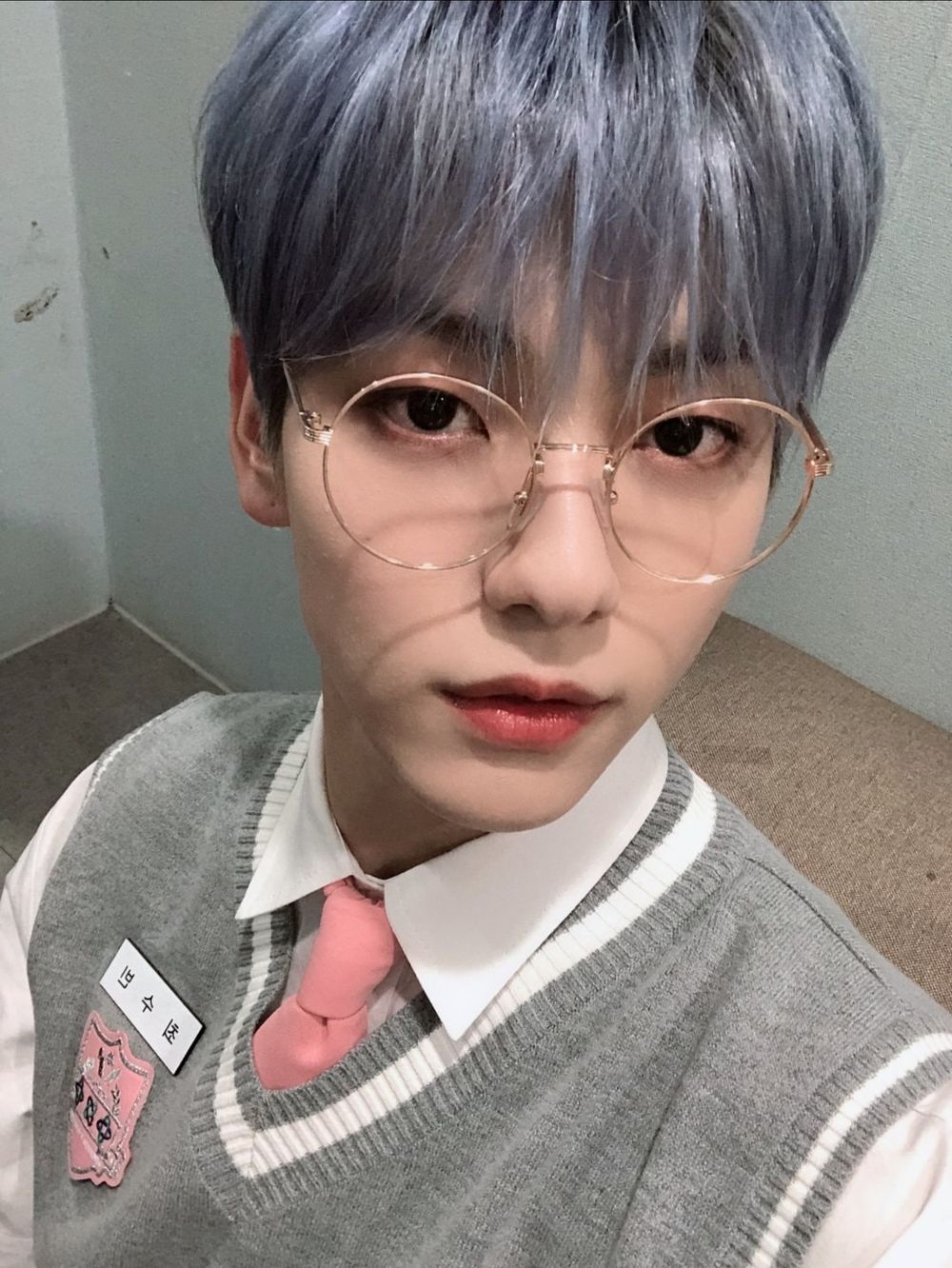 韓網票選最帥「眼鏡美男」偶像TOP7！I.N、圓佑眼鏡造型難以抵擋，秀彬「初戀學長」超帥，冠軍果然是他！-12