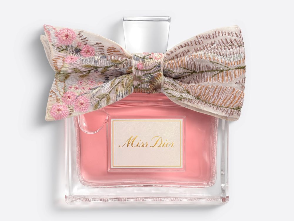 JISOO超想要的！迪奧「Miss Dior香精奢華訂製珍藏版」全球150瓶、台灣買得到了！-4