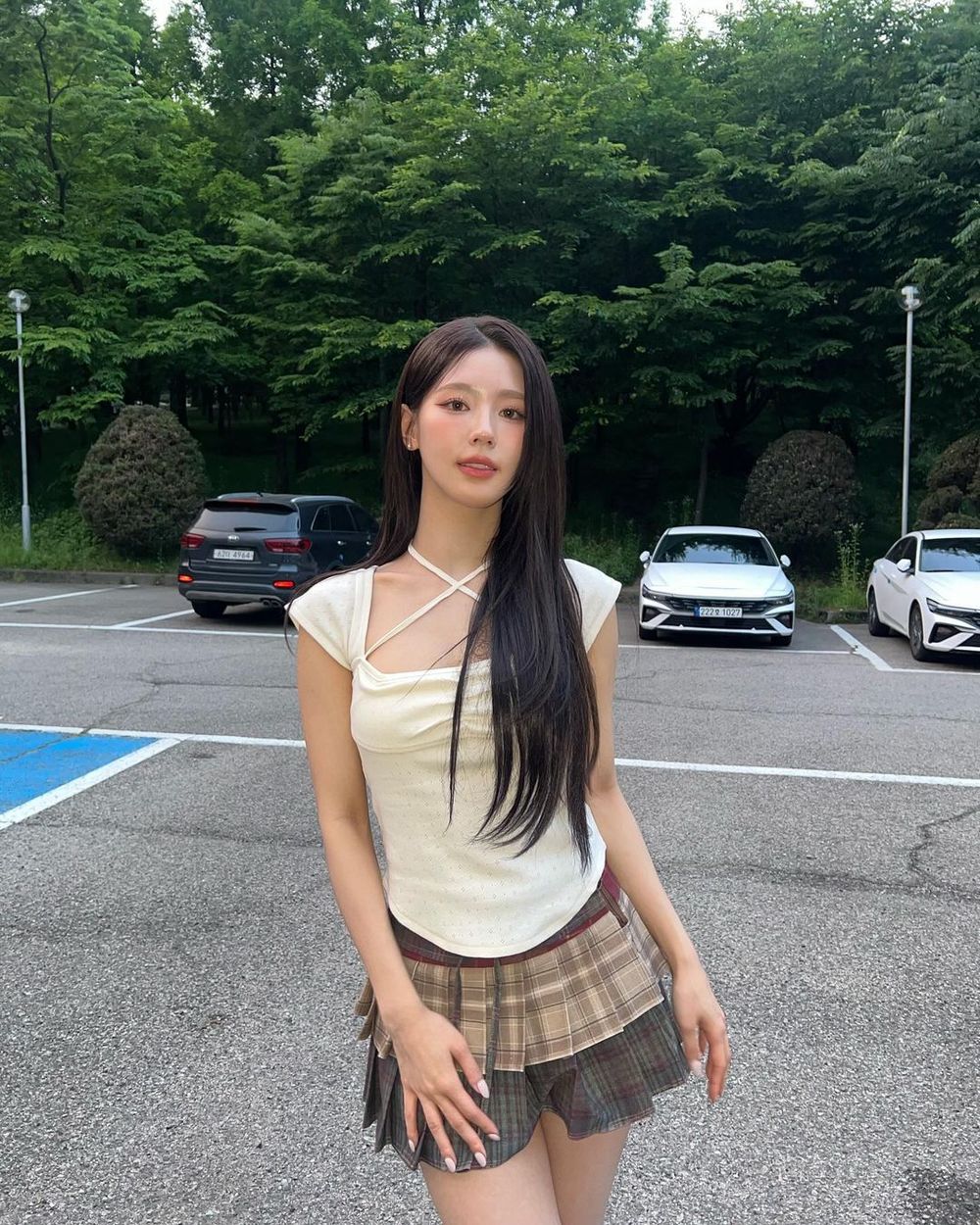 比鉛筆腿更美？韓國6位擁有「酒杯腿」女偶像！Jisoo、子瑜腰臀比根本非人類！-13