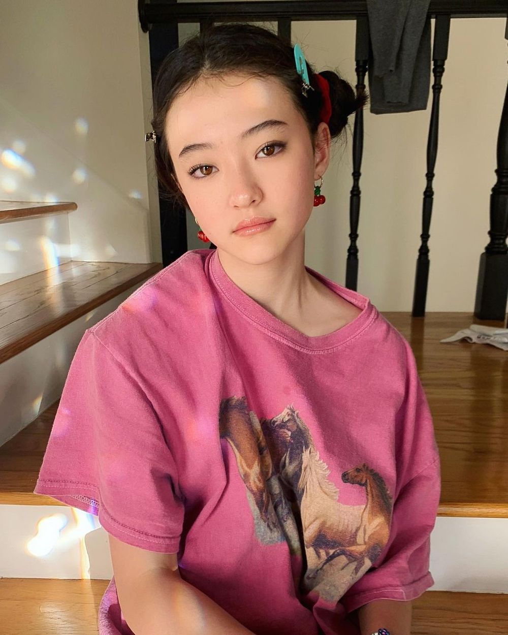 MEOVV第一個公布的成員是她！當年混血小Jennie長大了！成Rosé師妹、還是YG團寵？-6