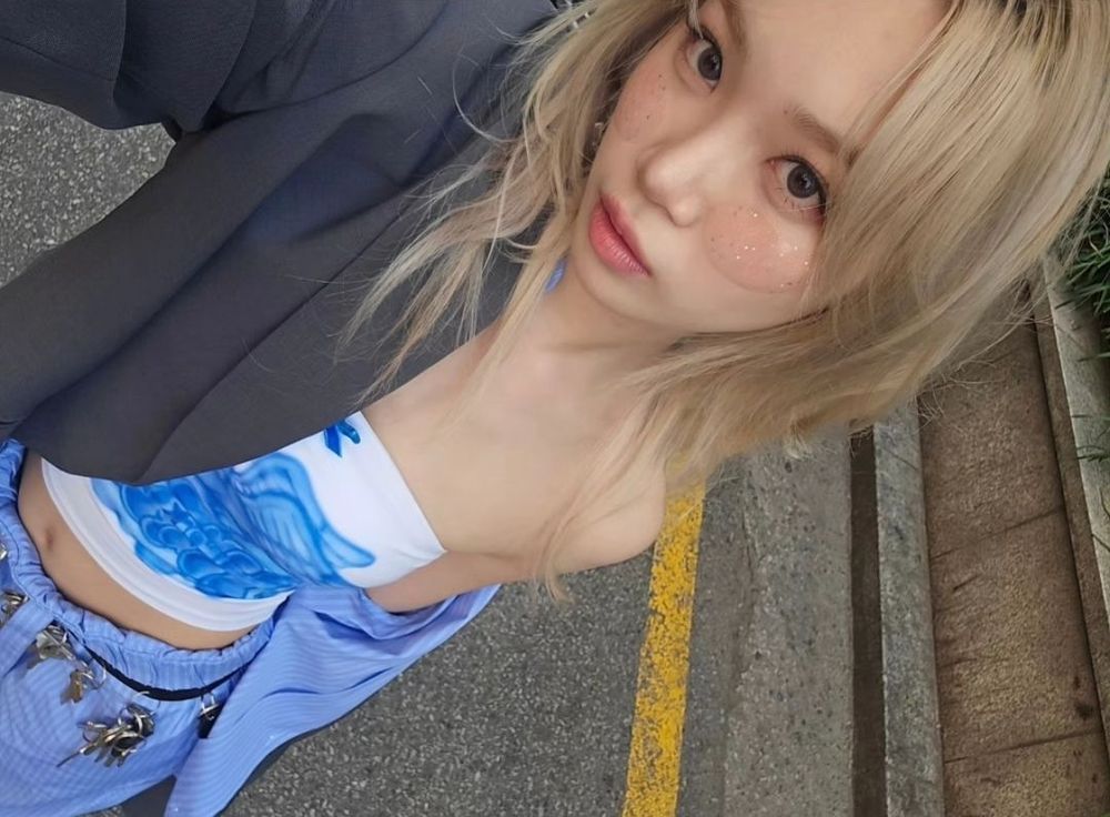 金采源太餓了？！腳踩Crocs鞋扣是「生菜包肉」笑爆網友！同款洞洞鞋得買起來！-4