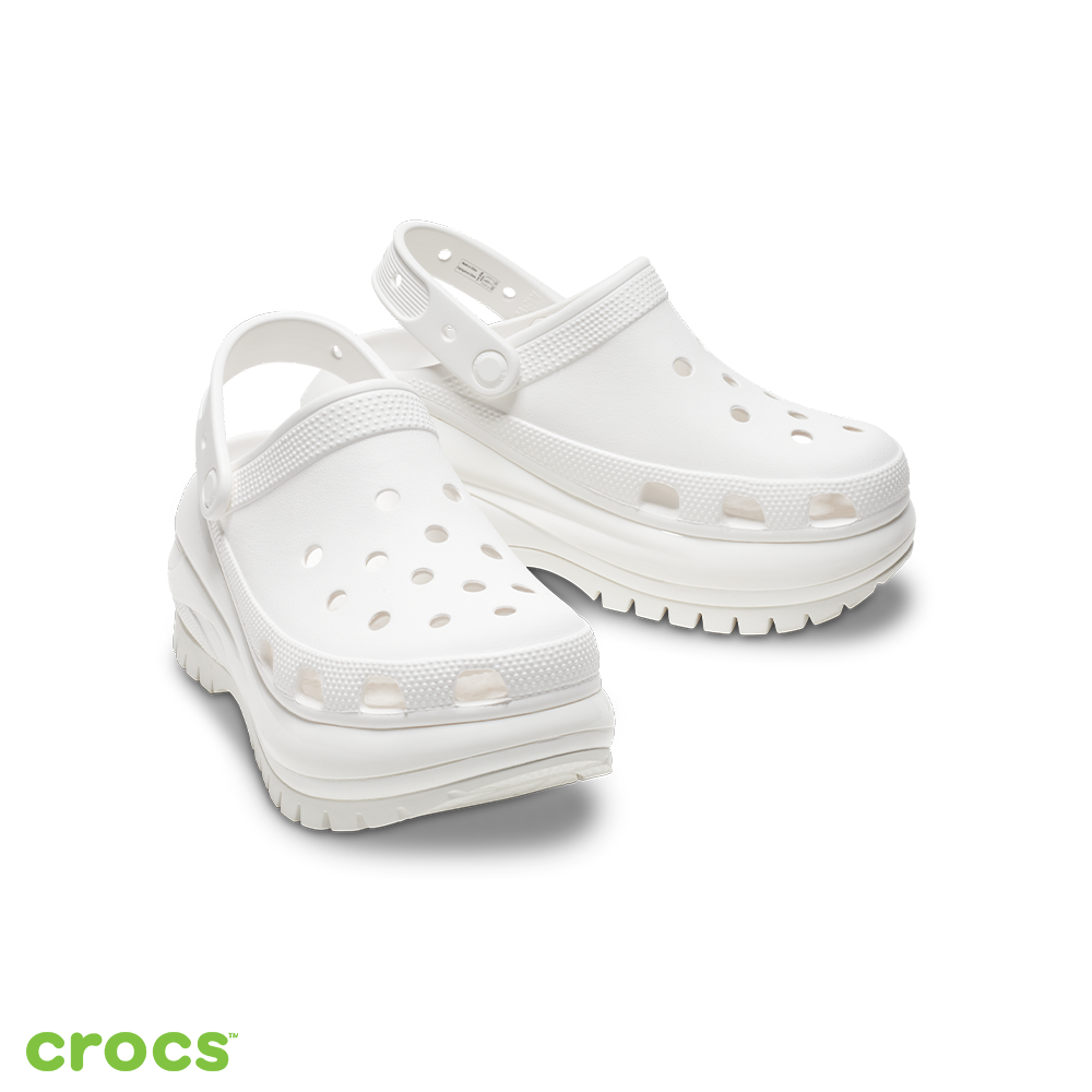 金采源太餓了？！腳踩Crocs鞋扣是「生菜包肉」笑爆網友！同款洞洞鞋得買起來！-1