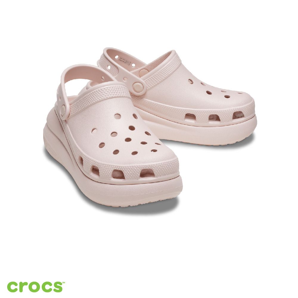 金采源太餓了？！腳踩Crocs鞋扣是「生菜包肉」笑爆網友！同款洞洞鞋得買起來！-7